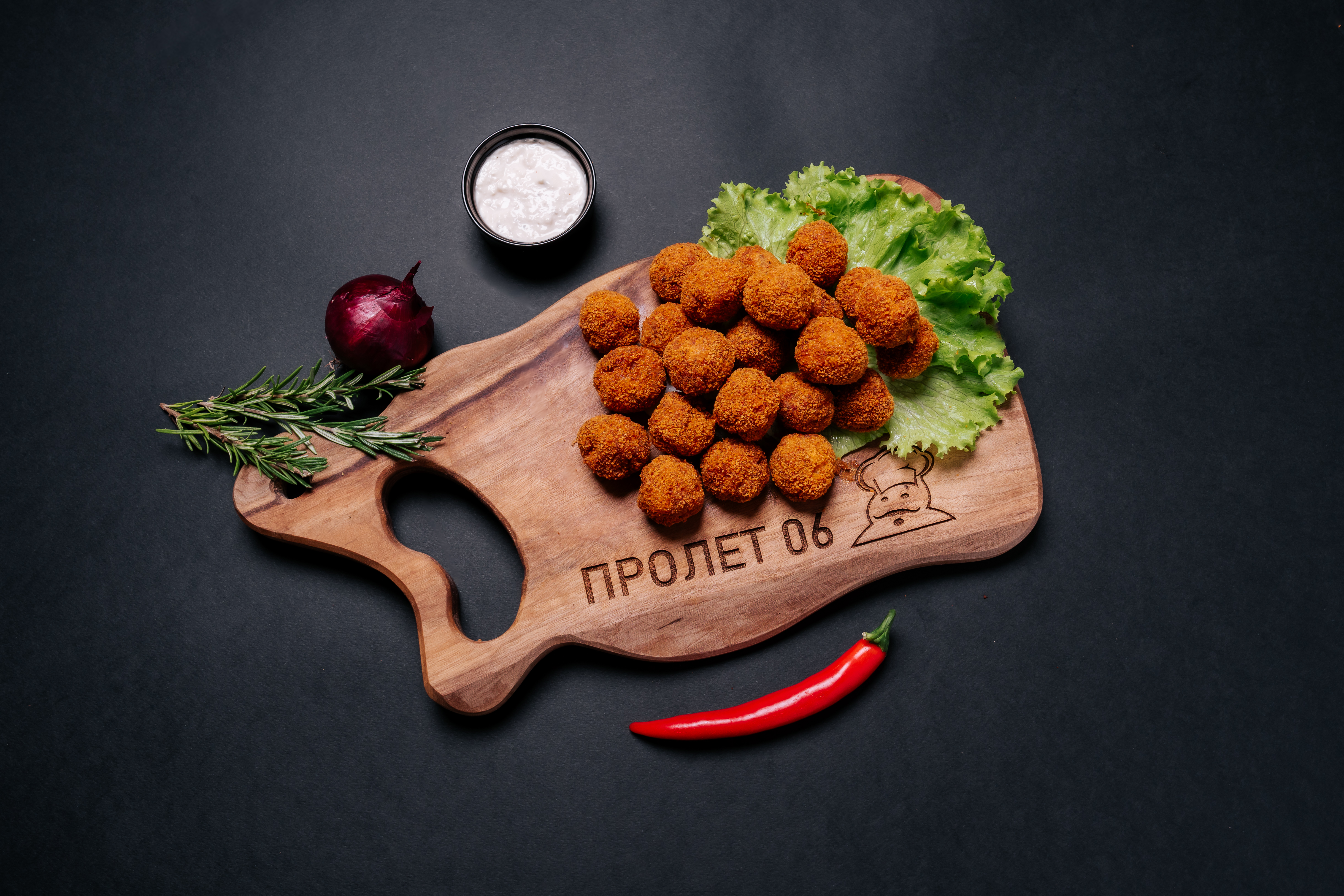 Панирани месни топчета